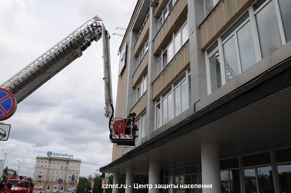 В  Администрации города прошла  объектовая  тренировка по действиям персонала  и посетителей  на  случай  пожара