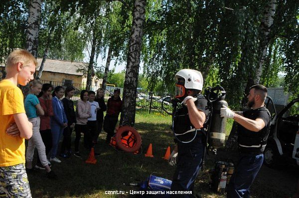 Спасатели приняли участие  в «Форуме детской безопасности» на базе школы №48 (фоторепортаж)